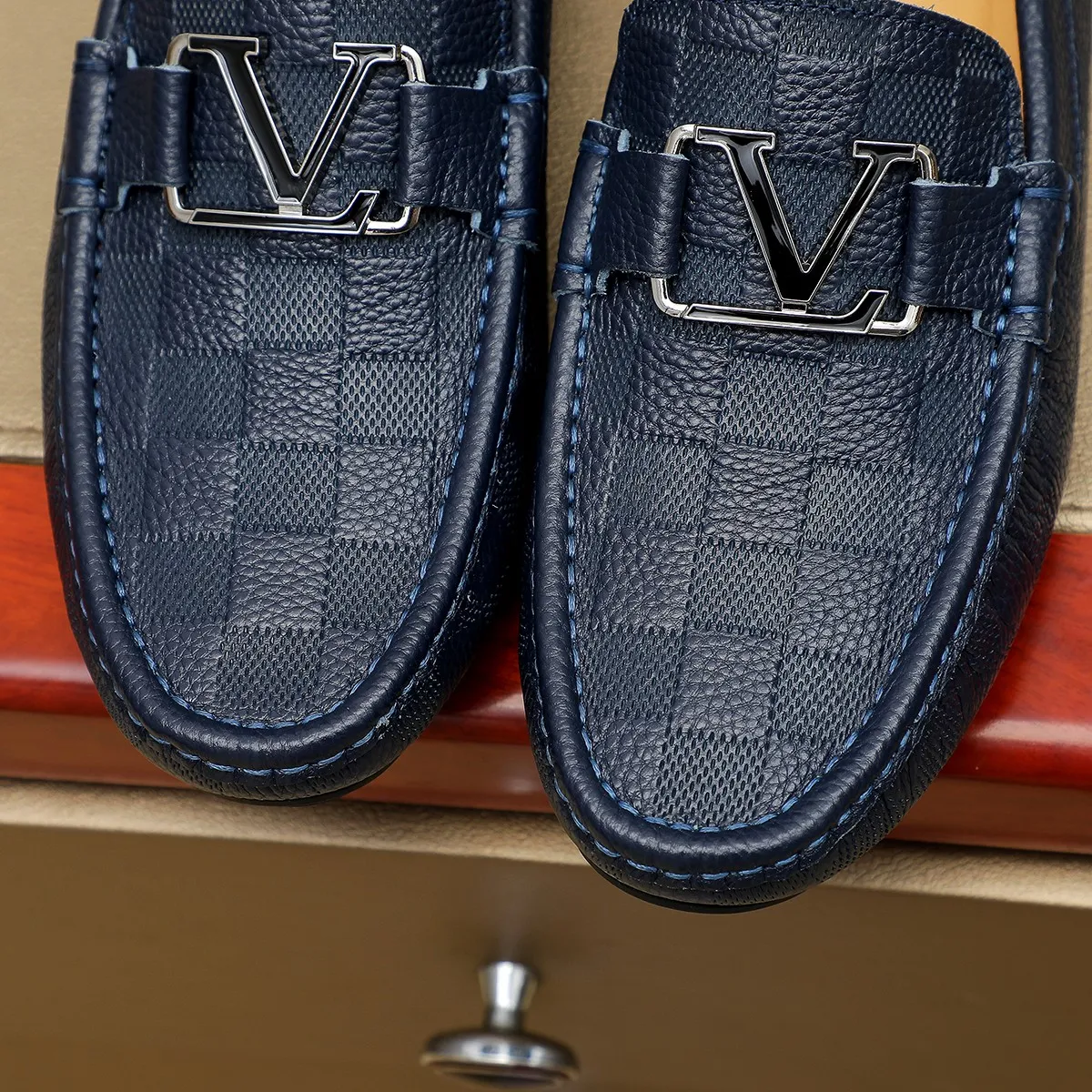 Men's shoes 💰360 💰 LV Louis Vuitton's top-quality Peaches men's shoes 💯Original copy of the official website, the upper is made of imported official website 1:1 material ❌Italian 🇮🇹 cowhide surface, imported pigskin lining. It’s definitely not made with ordinary craftsmanship, it’s the model used by celebrities! The factory’s craftsmanship is designed to create the most perfect shoes for trendy men! Colors available! 38-44 yards